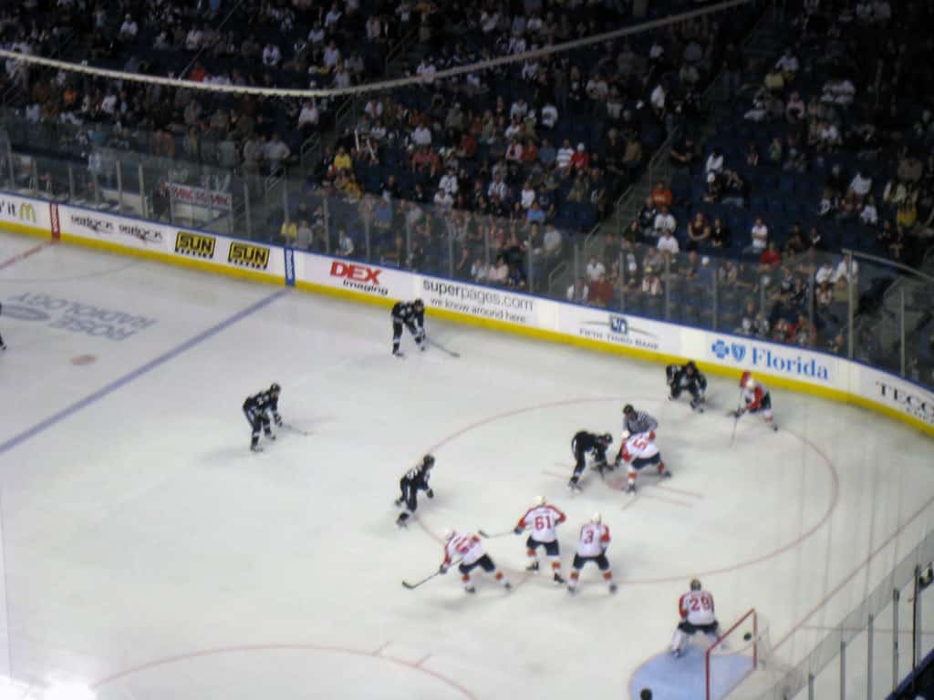 Lightning open season with 5-1 loss to Rangers as Shesterkin scores rare goalie goal