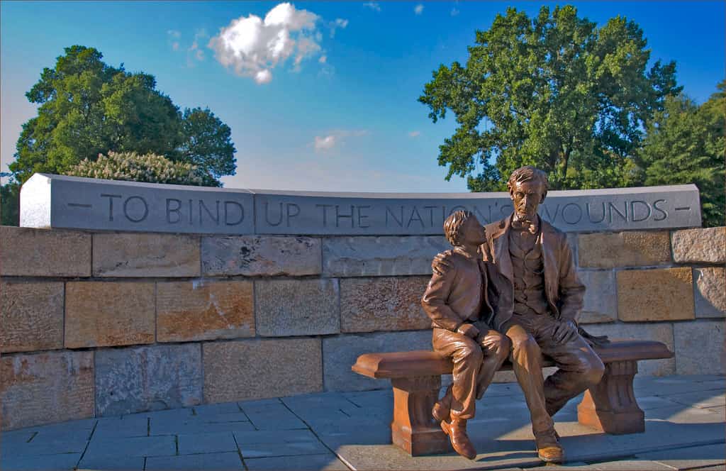 Florida Unveils Abraham Lincoln Statue in The Villages as America's 250th Anniversary Nears