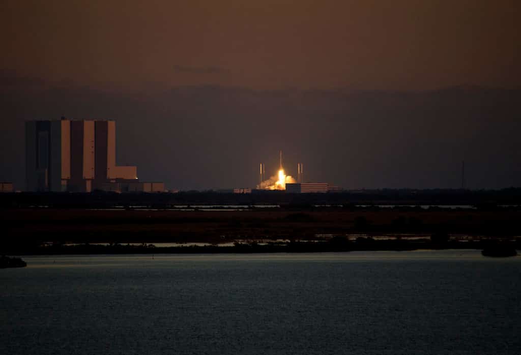 Falcon 9 Lofts Three AST SpaceMobile BlueBird Satellites From Cape Canaveral in Predawn Launch