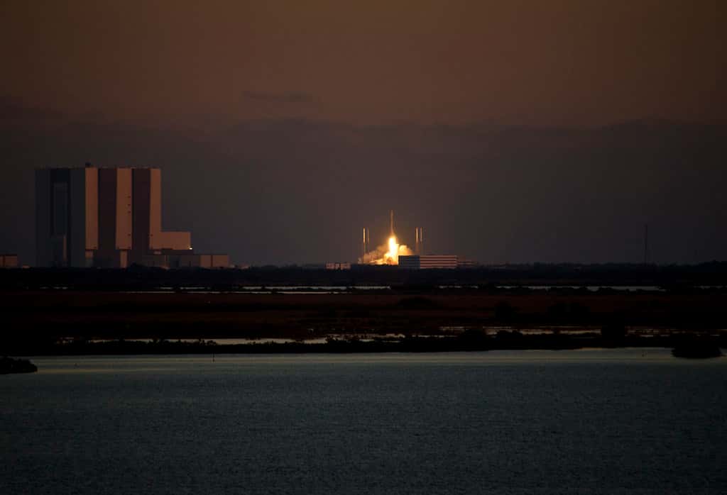 Falcon 9 Lofts Three AST SpaceMobile BlueBird Satellites From Cape Canaveral in Predawn Launch