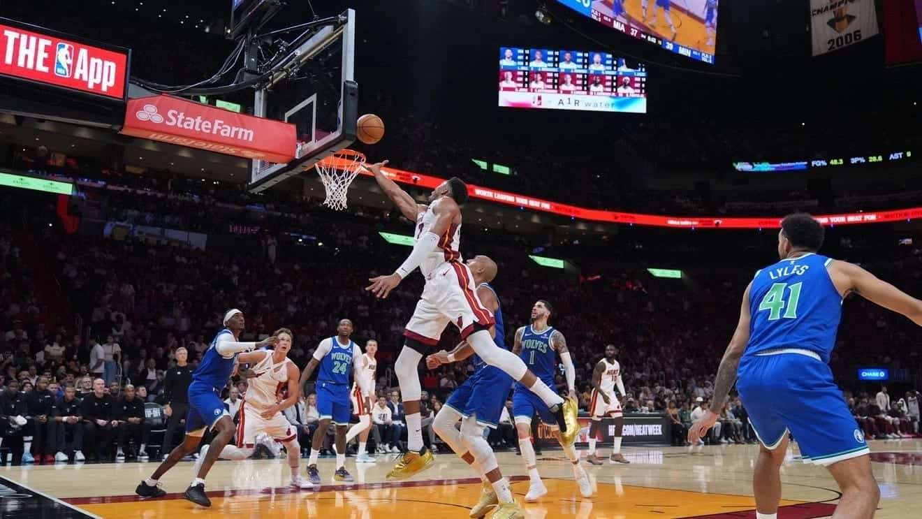 Cooper Flagg Outduels Giannis Antetokounmpo as Mavericks Beat Heat 113-109, Miami Falls to 0-4