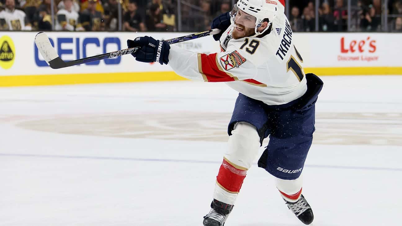 Brady Tkachuk Scores Natural Hat Trick, Matthew Tkachuk Adds 5 Assists as Panthers Rout Blue Jackets 7-3
