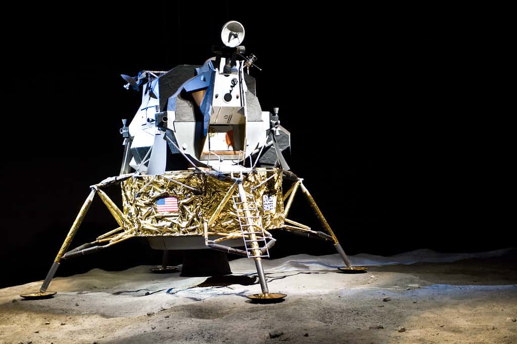Artemis II Crew Returns to Kennedy Space Center After Moon Flight