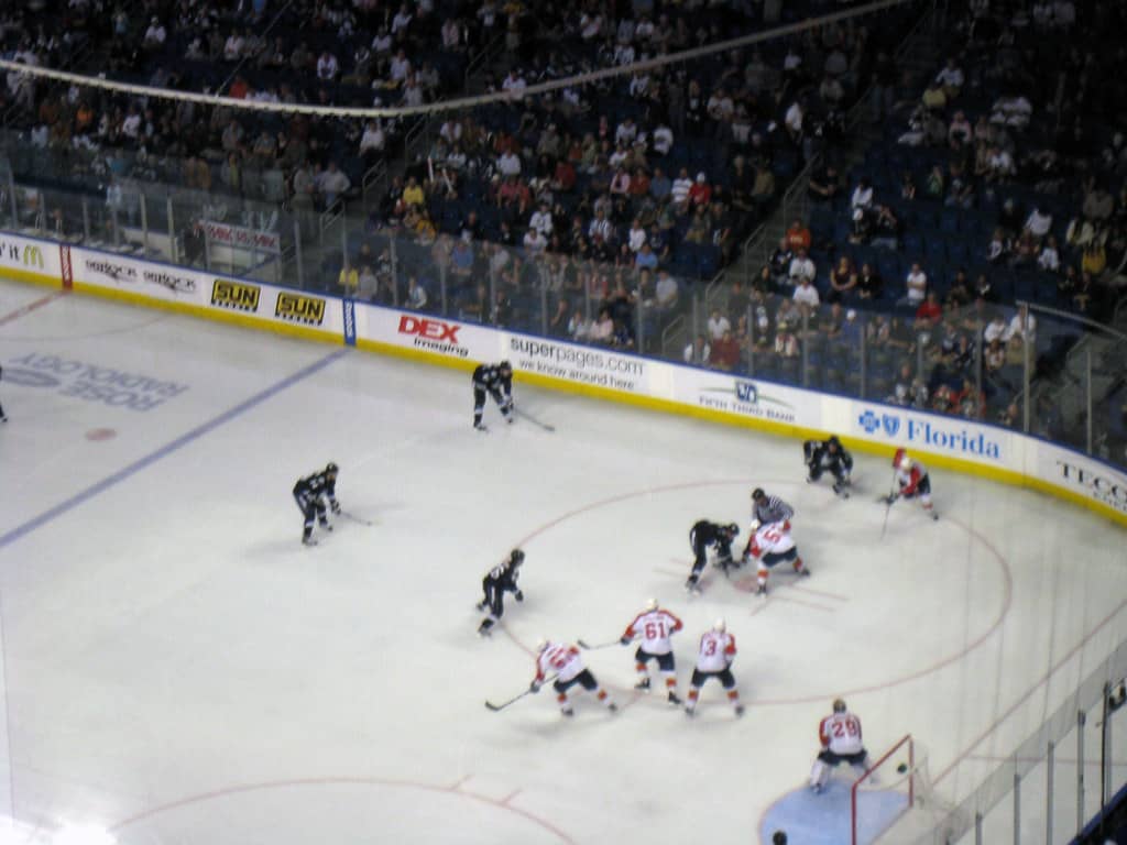 Lightning open season with 5-1 loss to Rangers as Shesterkin scores rare goalie goal