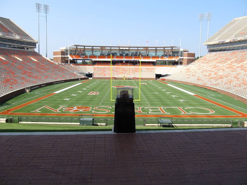 No. 4 Miami Takes Unbeaten Record to Clemson in Saturday Night Showdown for ACC Lead