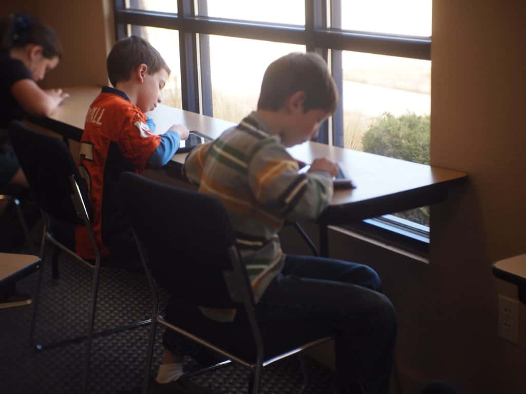 Florida Schools Reopen August 10 Under Expanded Classroom Cellphone Ban