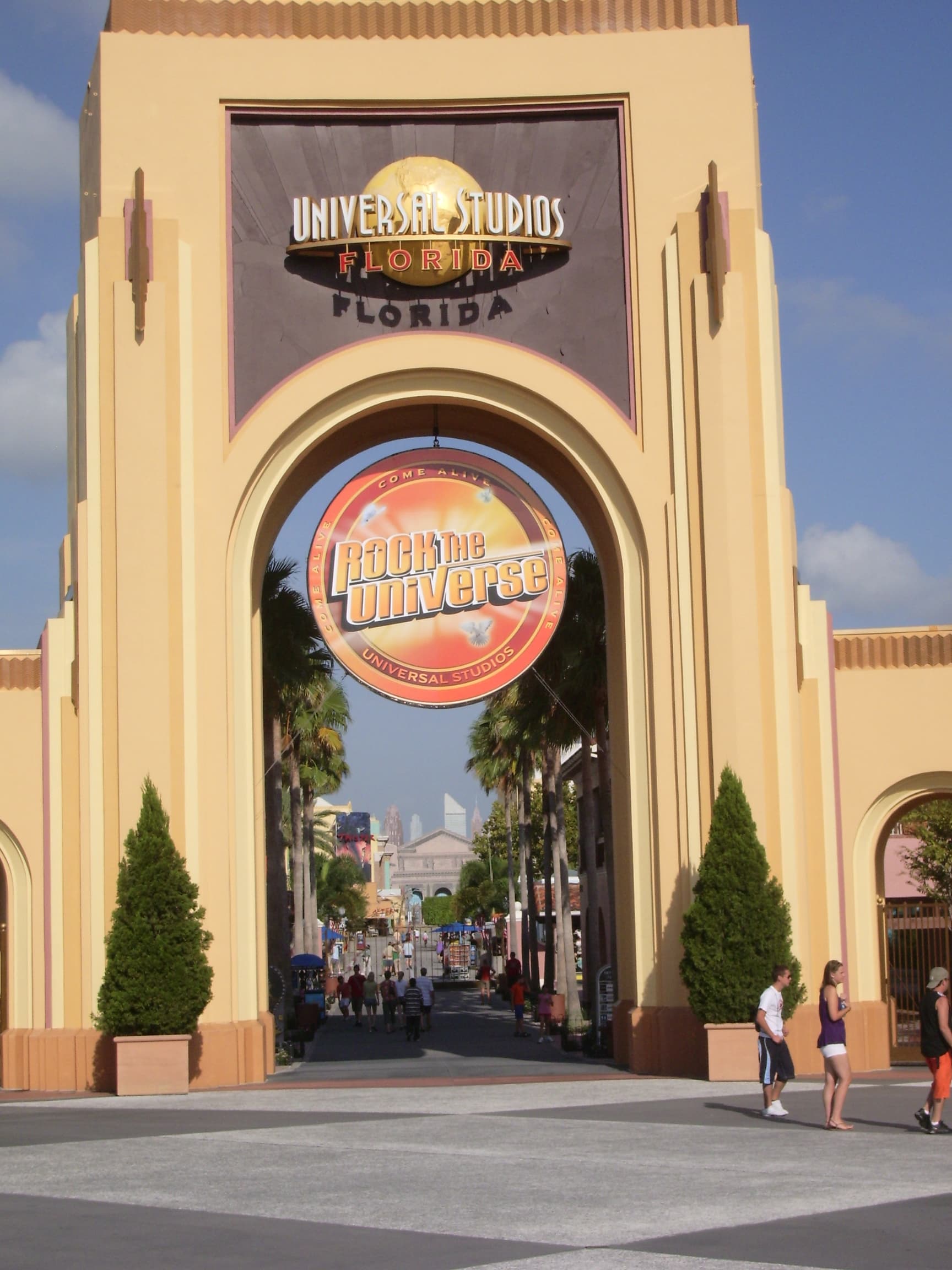 Epic Universe Marks One Year in Orlando, Reshaping the Theme Park Rivalry With Disney