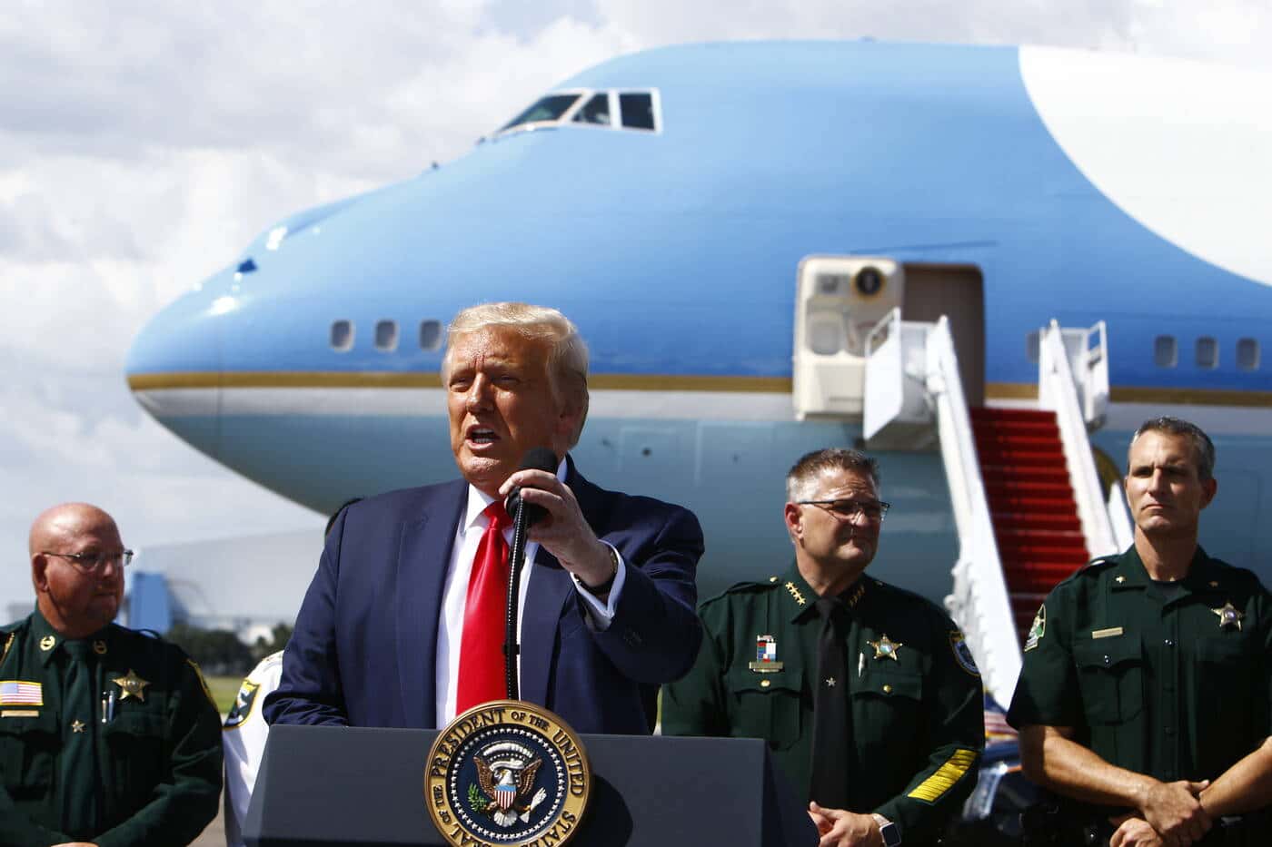 DeSantis Awards $10 Million in Police Recruitment Bonuses as Sheriffs Warn of a Budget Squeeze