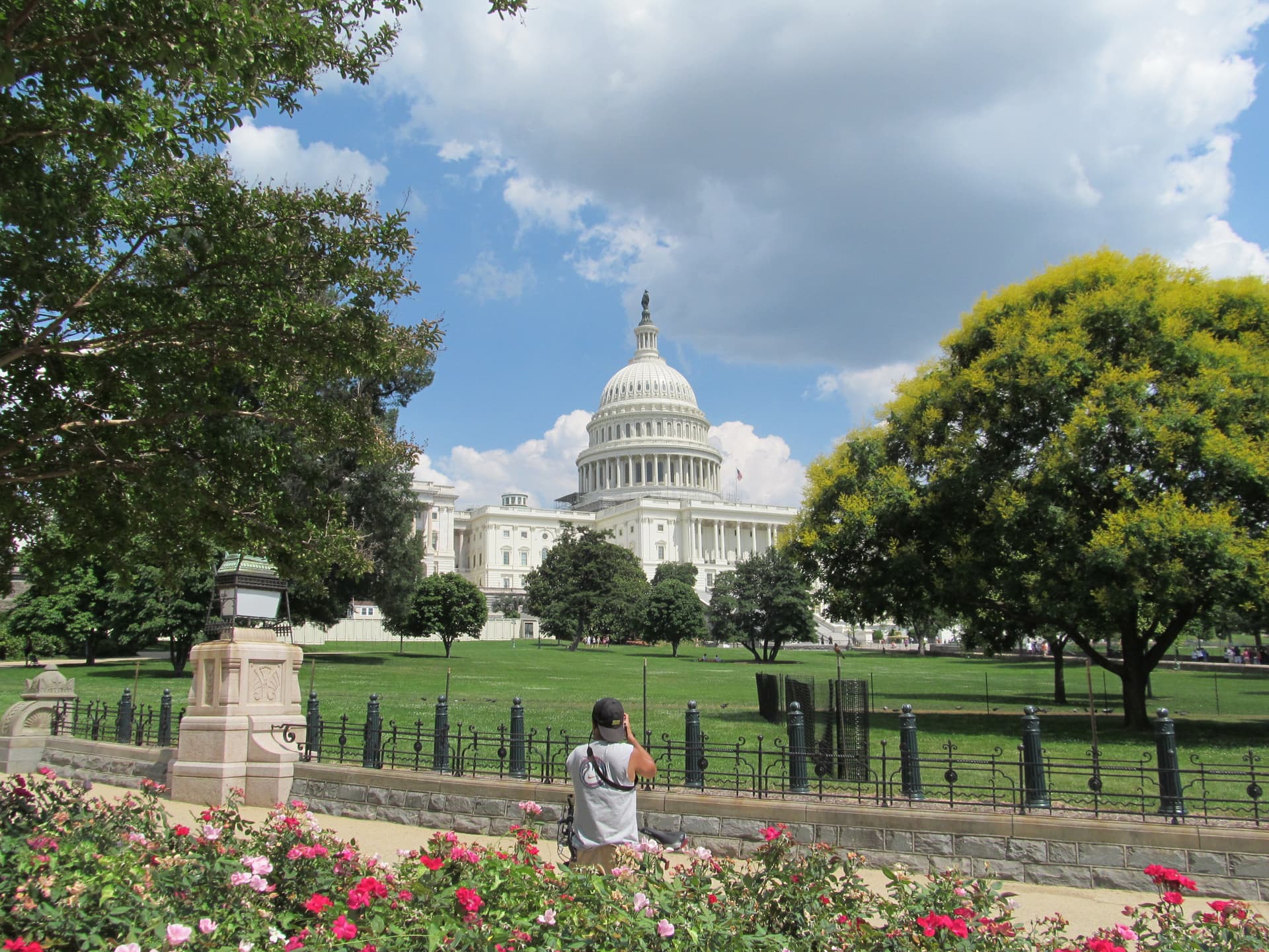 Venezuelan TPS Uncertainty Grips South Florida as Supreme Court Weighs Protected Status