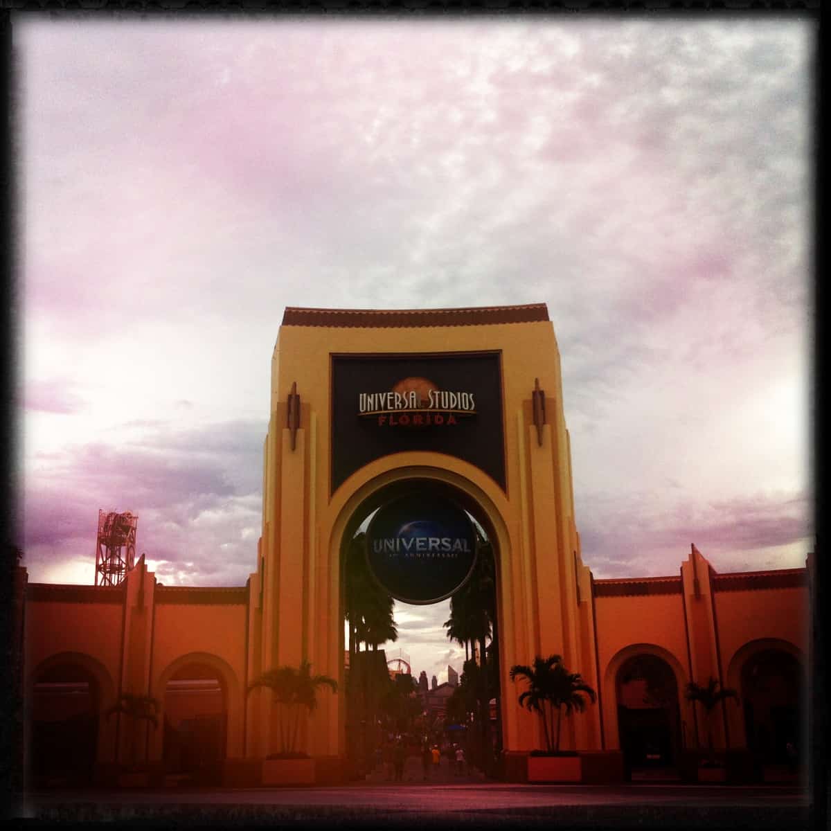 Orlando's Theme Park War Turns Into a Fight Over Attendance Numbers
