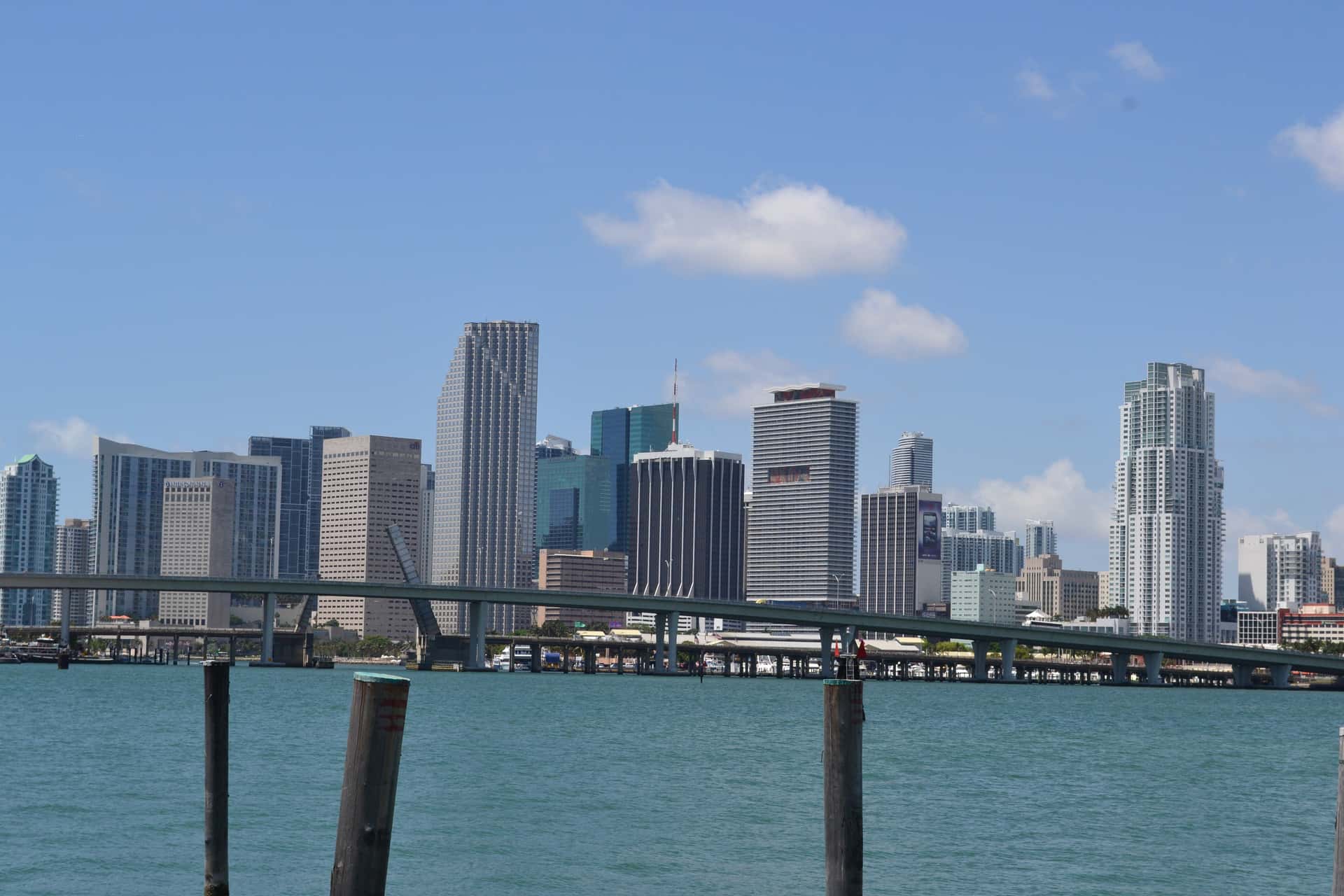 ICE Seeks 700 More Detention Beds in South Florida as Local Deals Expand