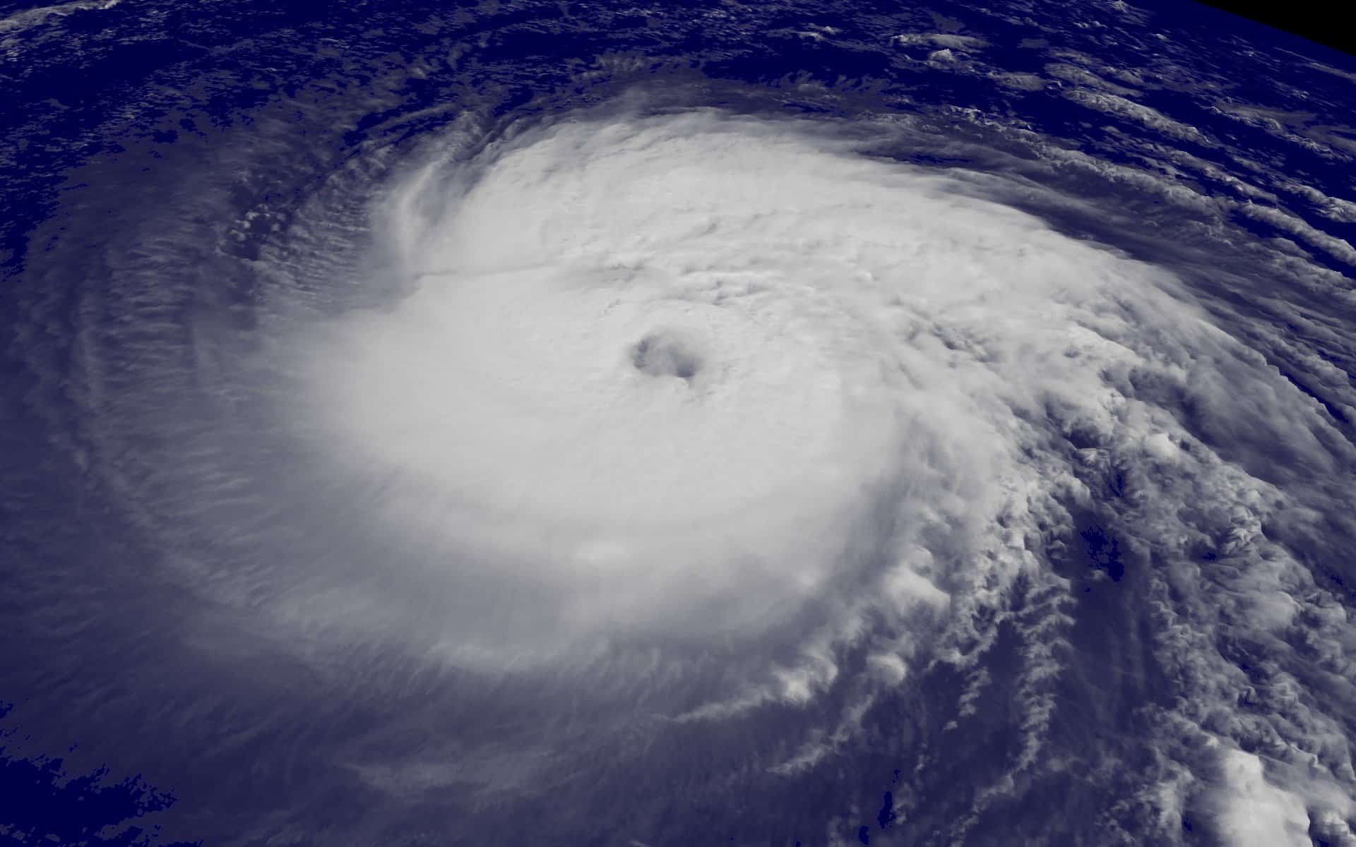Atlantic Tropics Stir as NHC Tracks Invest 92L and Two More Waves