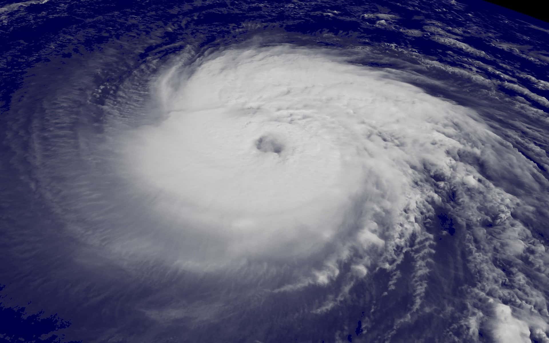 Atlantic Tropics Stir as NHC Tracks Invest 92L and Two More Waves