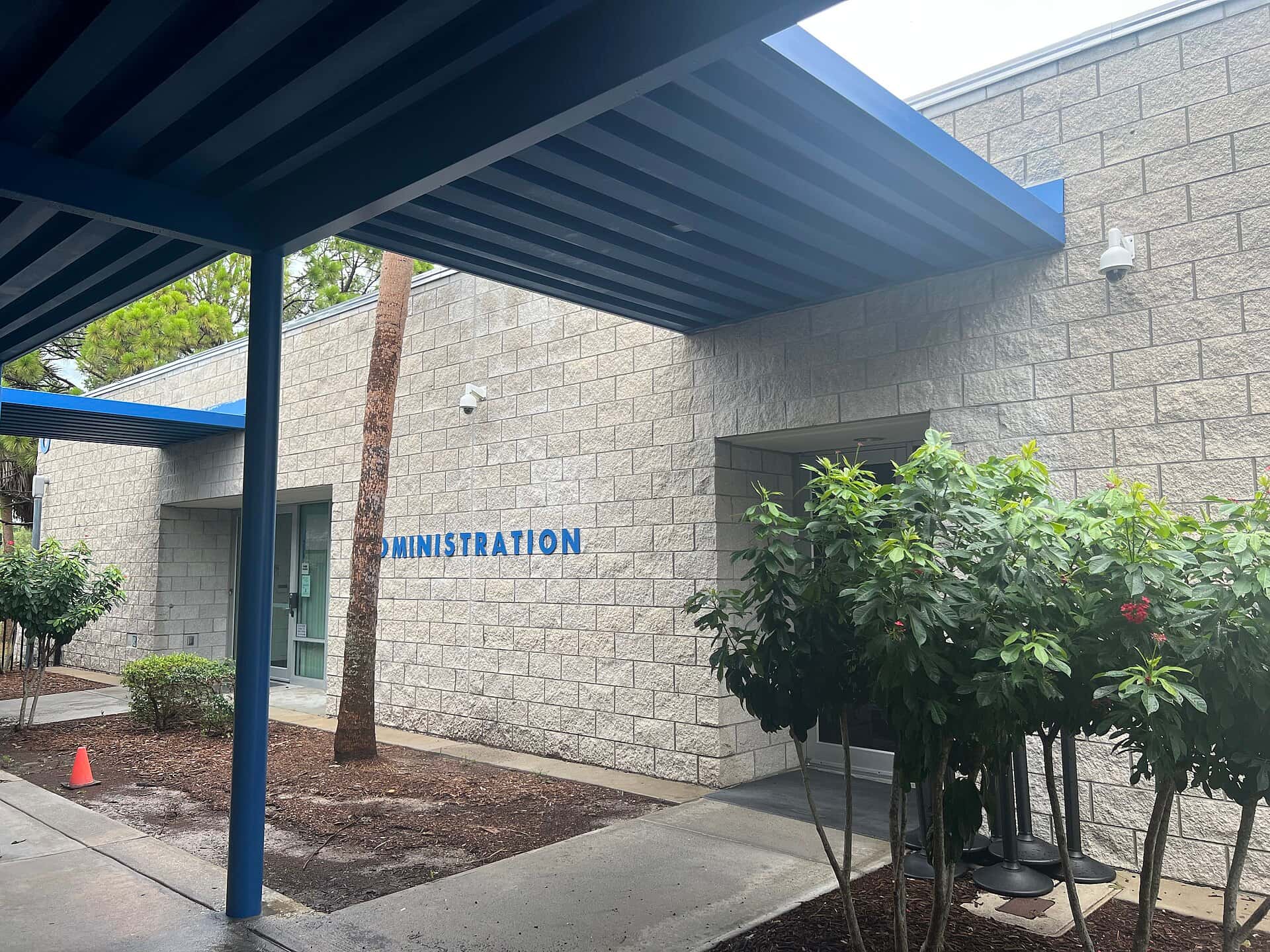 Sarasota Schools Face Uthmeier's Oct. 1 Deadline in Pine View Teacher Dispute