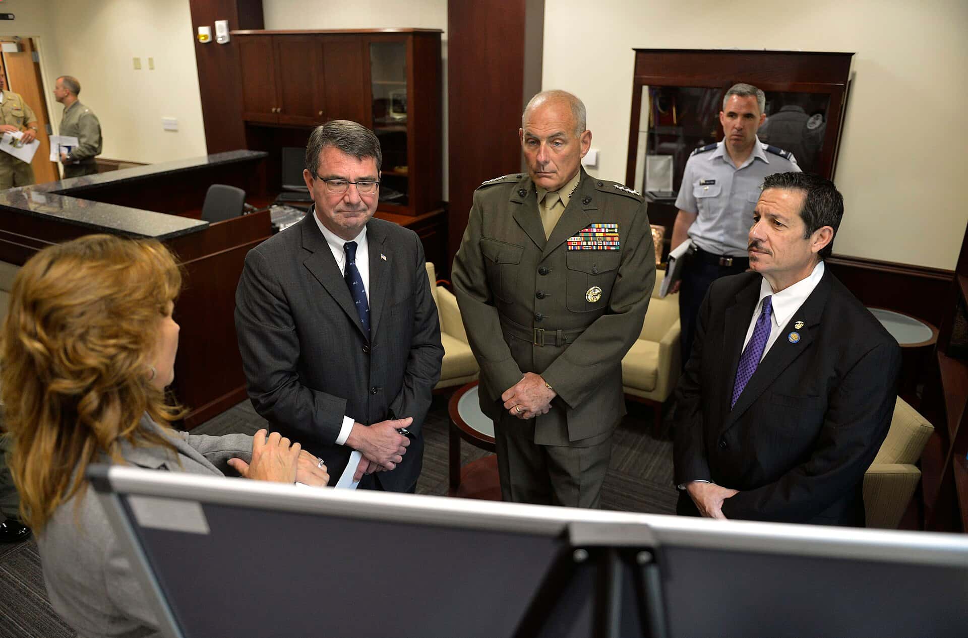 Rubio Huddles With SOUTHCOM Chief on Operation Southern Spear, Florida Diaspora Watches Closely