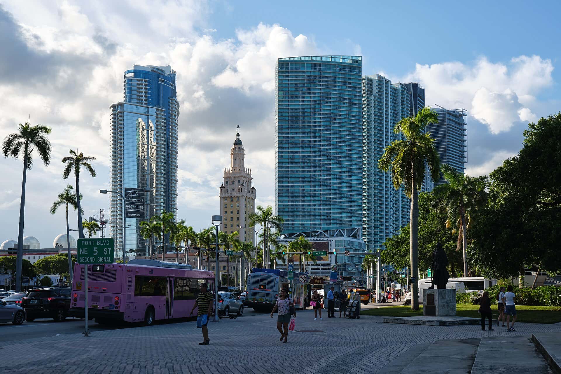 Miami-Dade Commission Sets Oct. 6 Hearing on Plan to Eliminate 12 Metrobus Routes