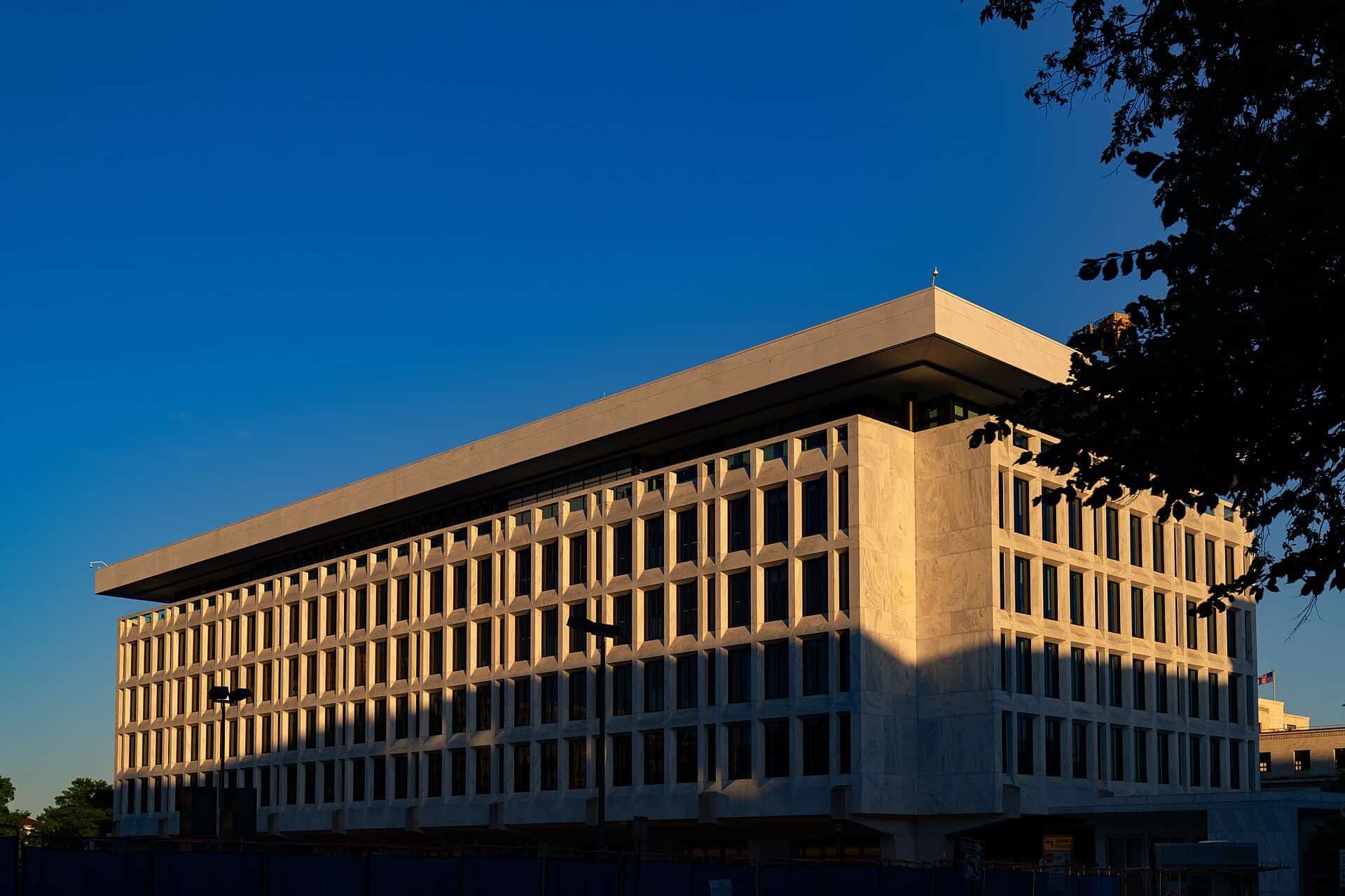 Divided Fed Holds Rates Again, and Florida Borrowers Feel None of the Relief