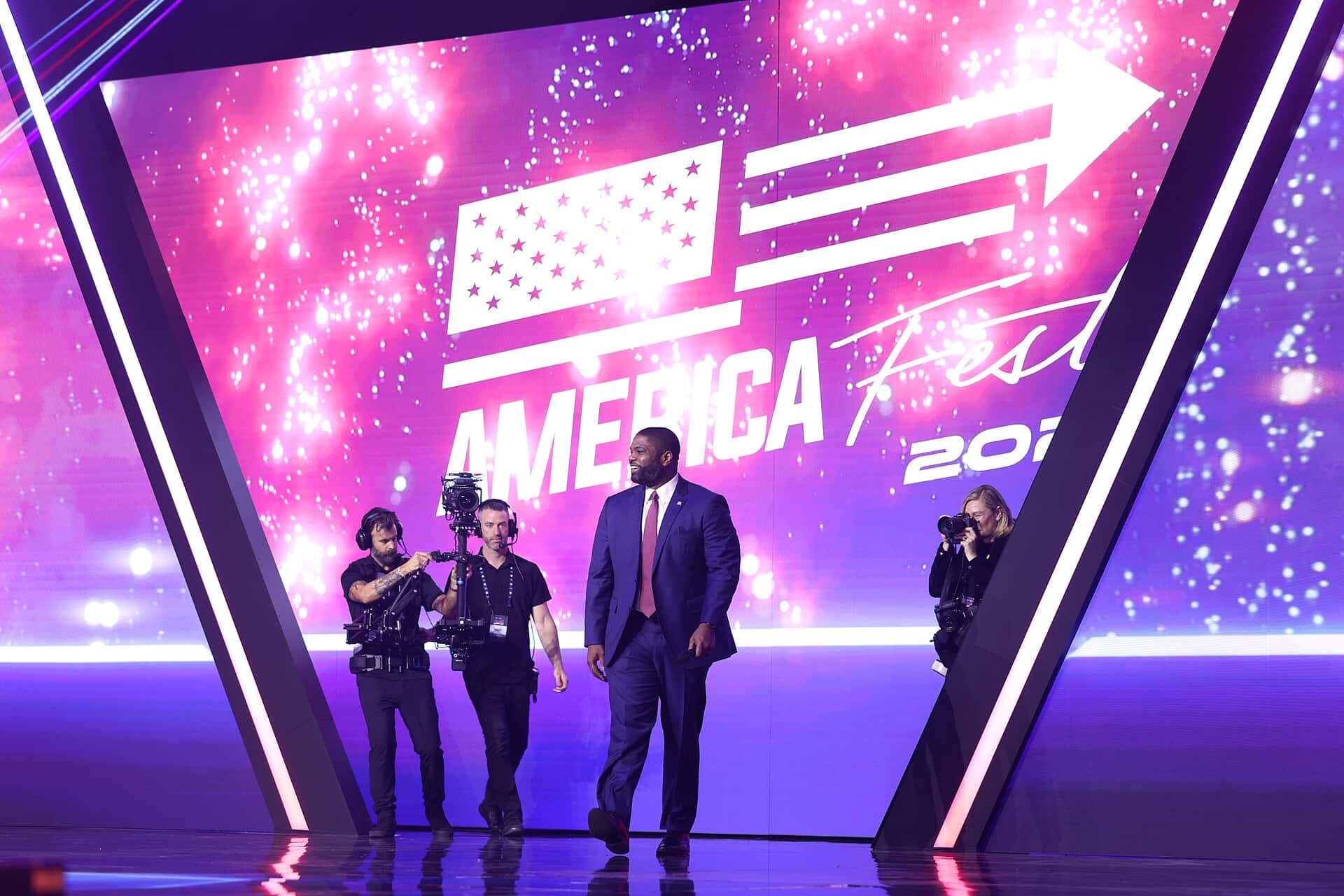 Two Months Out, Byron Donalds and David Jolly Set the Terms of Florida's Governor Race