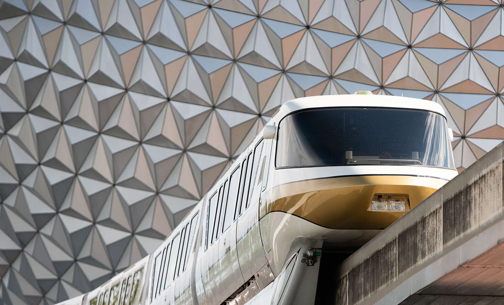 Orlando Theme Park Wars Intensify as Disney Regains Footing Against Universal's Epic Universe