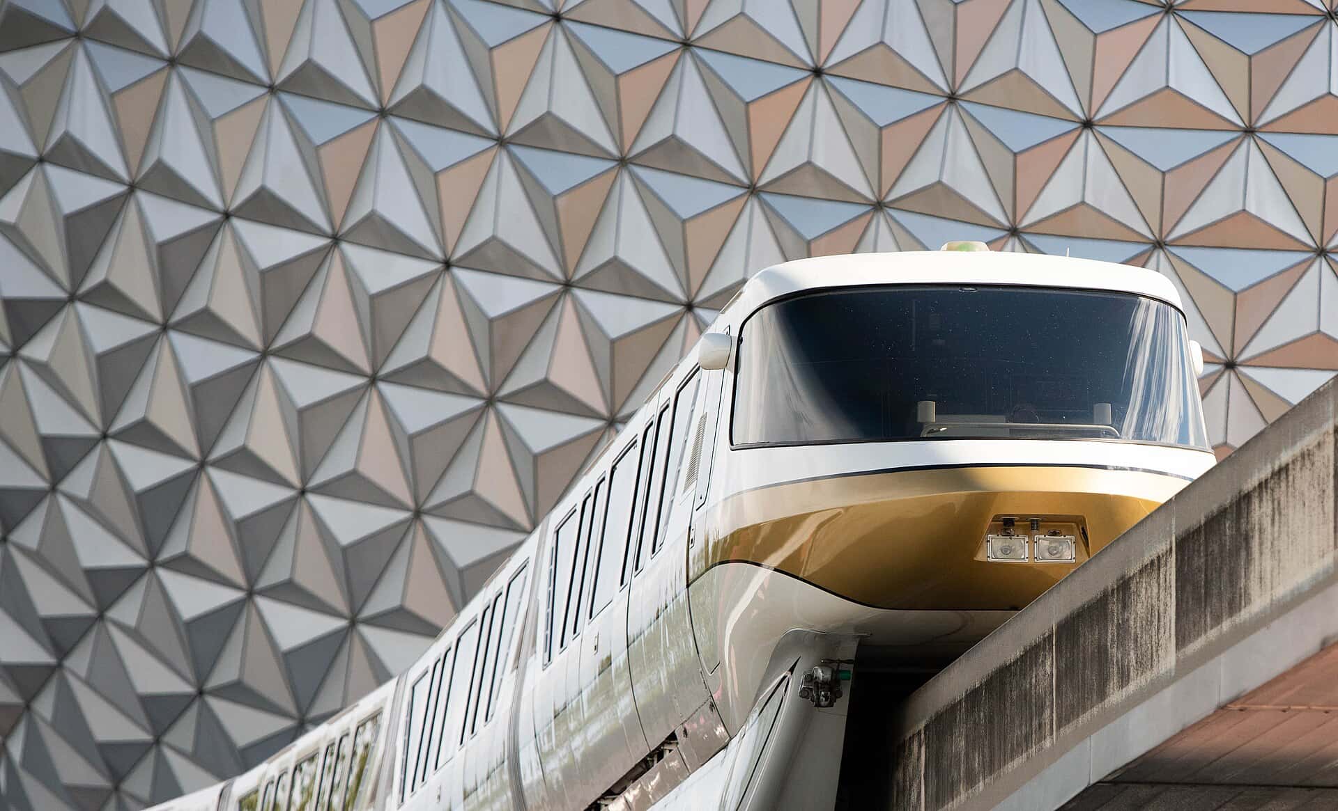 Orlando Theme Park Wars Intensify as Disney Regains Footing Against Universal's Epic Universe